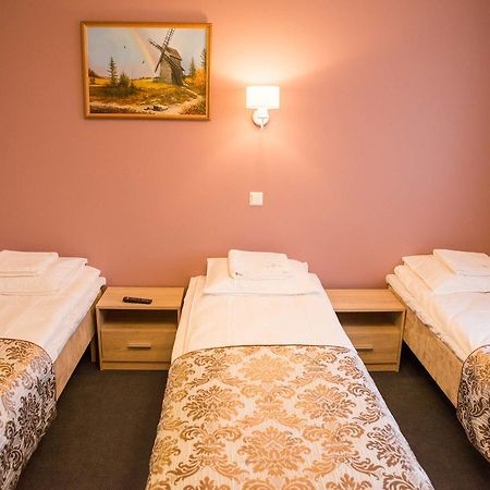 Ankur Hotell Mustvee Bagian luar foto