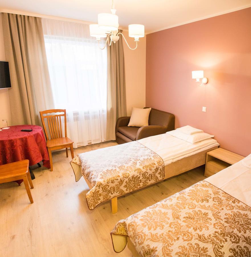 Ankur Hotell Mustvee Bagian luar foto