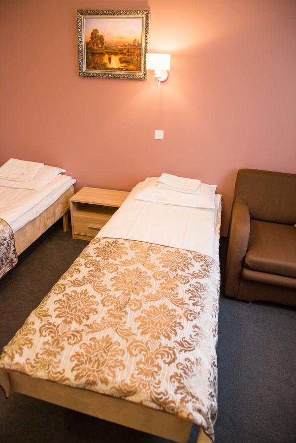 Ankur Hotell Mustvee Bagian luar foto
