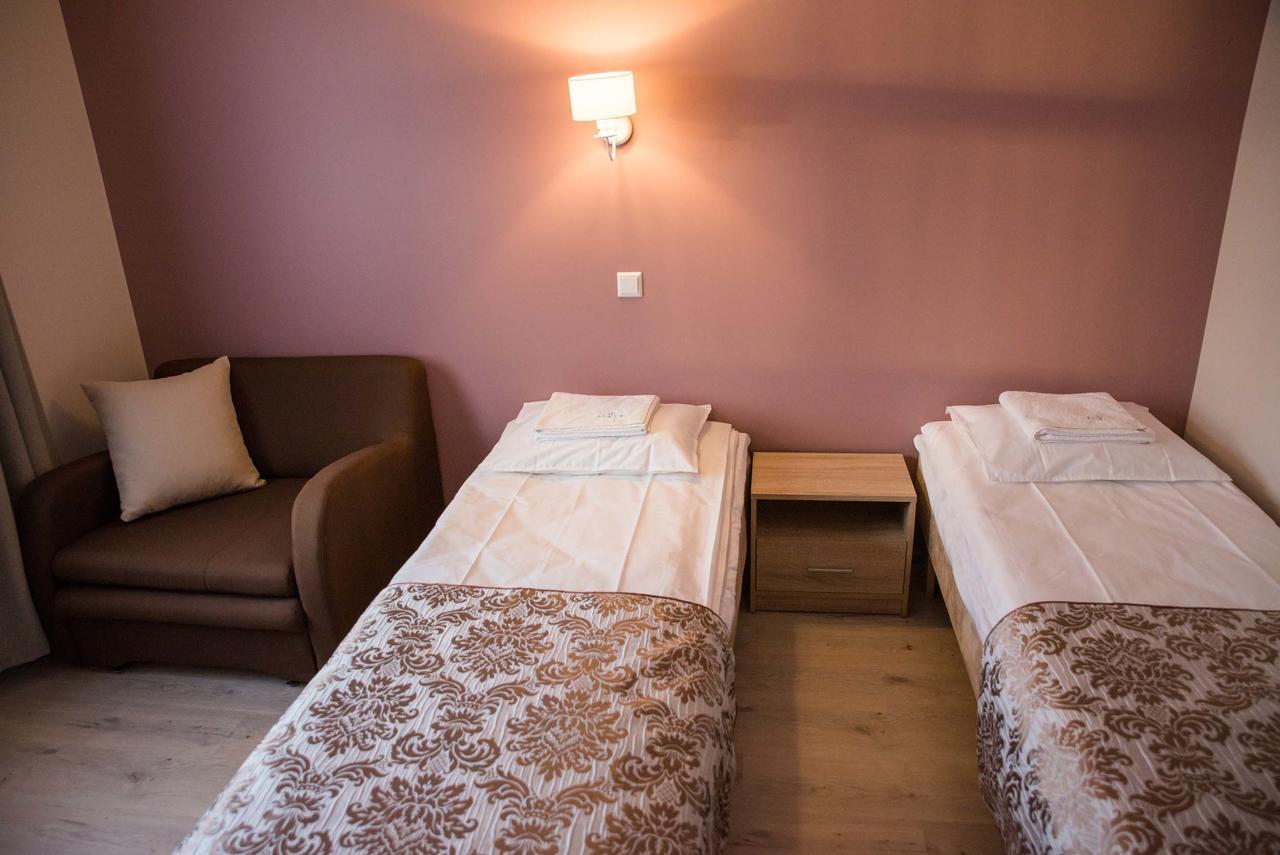 Ankur Hotell Mustvee Bagian luar foto