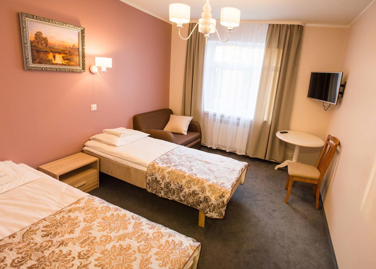 Ankur Hotell Mustvee Bagian luar foto