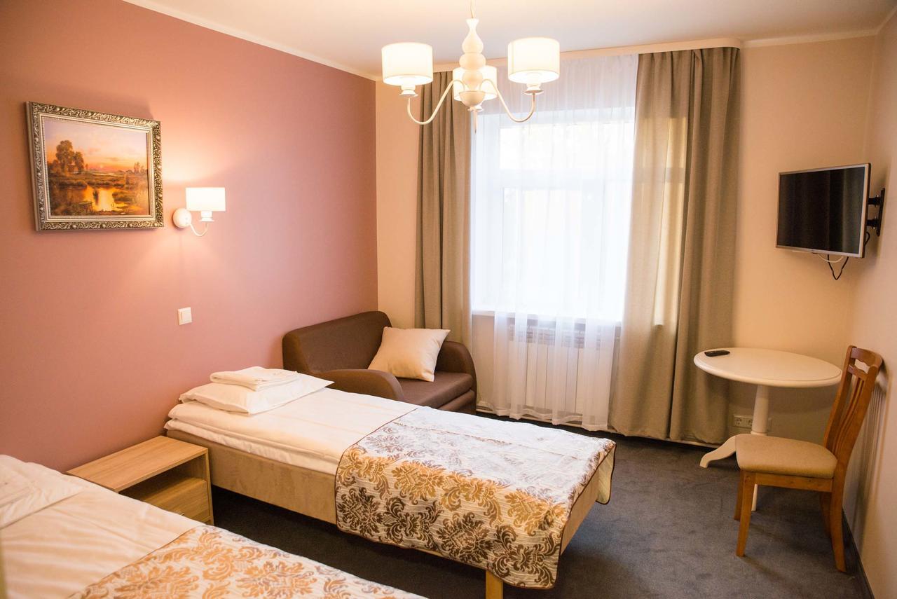 Ankur Hotell Mustvee Bagian luar foto