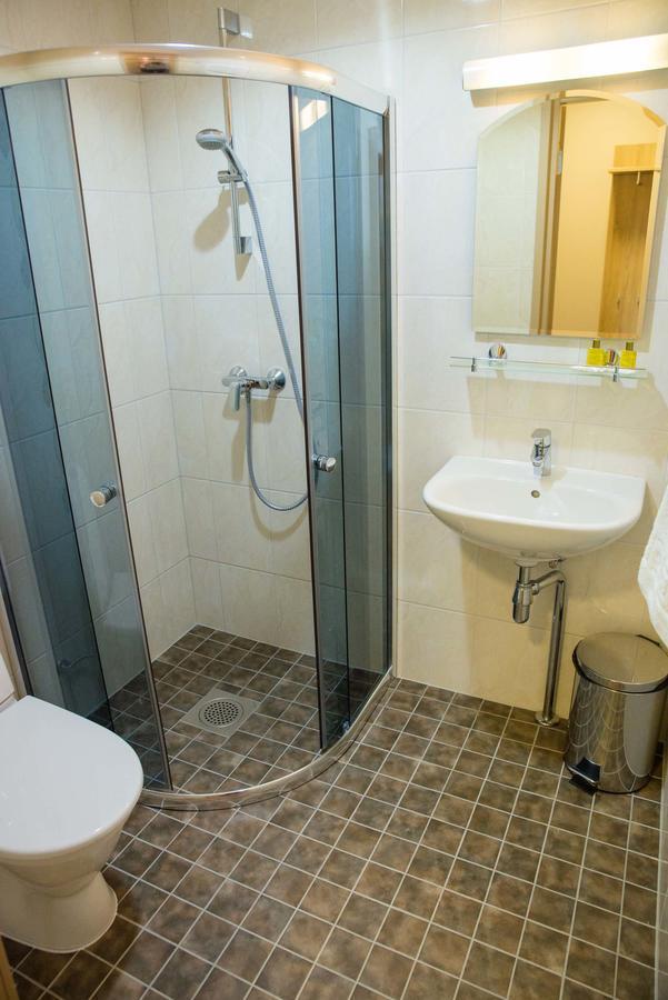 Ankur Hotell Mustvee Bagian luar foto
